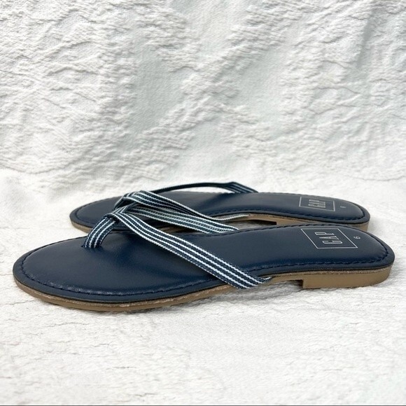GAP Flip Flops Navy Leather Railroad Stripe Fabric Strap Thong Sandals - Picture 6 of 9